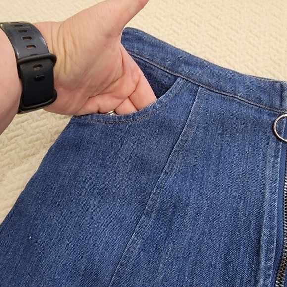 Dreamers Denim Skirt Zipper Front Mini Skirt with Pockets Size Small - Picture 4 of 11